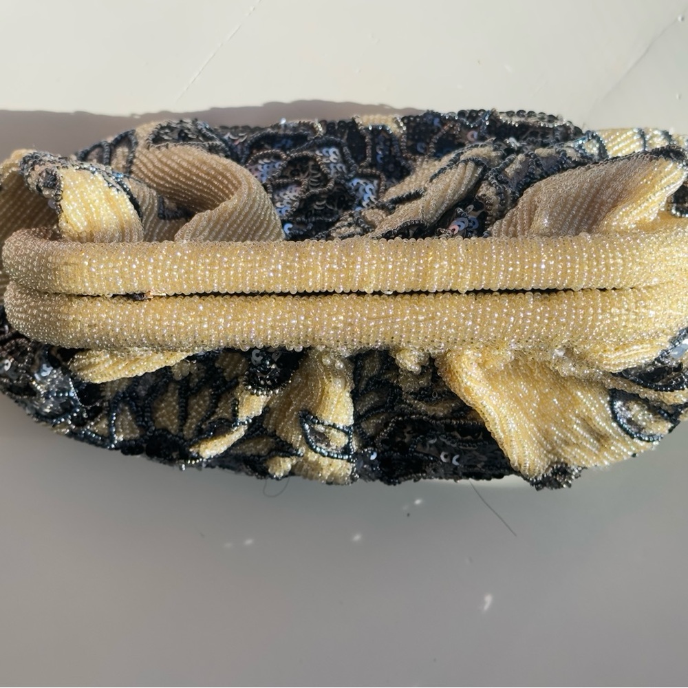 NWT House of Harlow 1960 Yellow and Black Floral Clutch - Picture 5 of 10